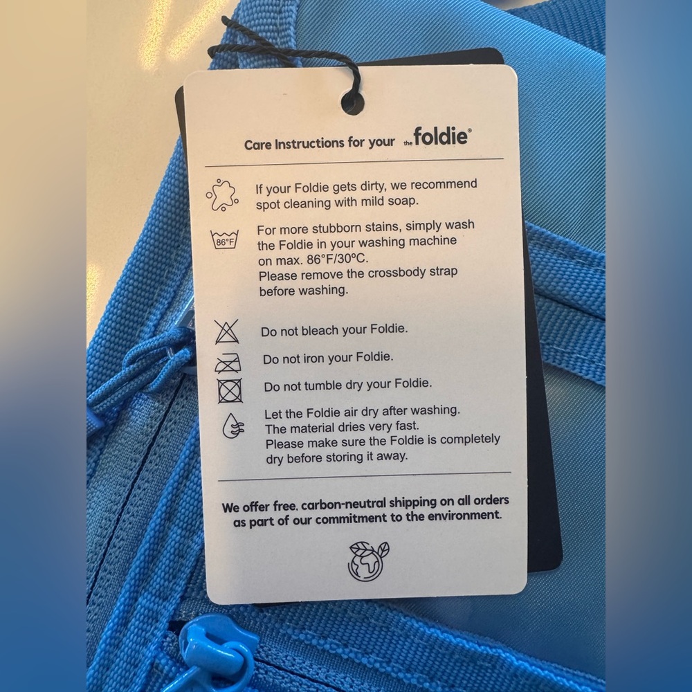 NWT The Foldie Travel Document Holder RFID Azur Blue Crossbody - Picture 6 of 6